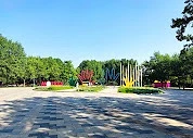 Новая детская эко-площадка «Дюны» в парке 50-летия Октября 🦖

На западе столицы открылось потрясающ