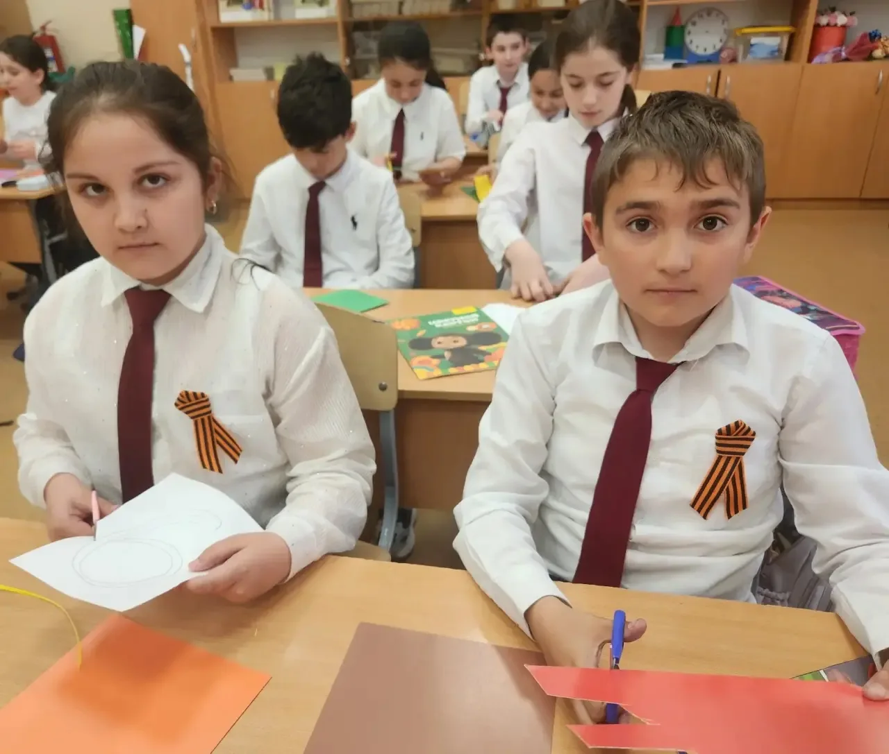 В преддверии праздника Дня Победы учащиеся 4г класса ( классный руководитель Гербекова М.Т.) изготов
