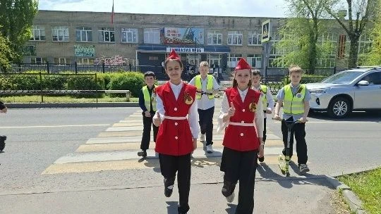 Безопасный мир — в наших руках! Отряды ЮИД нашей гимназии присоединились к важной и трогательной акц