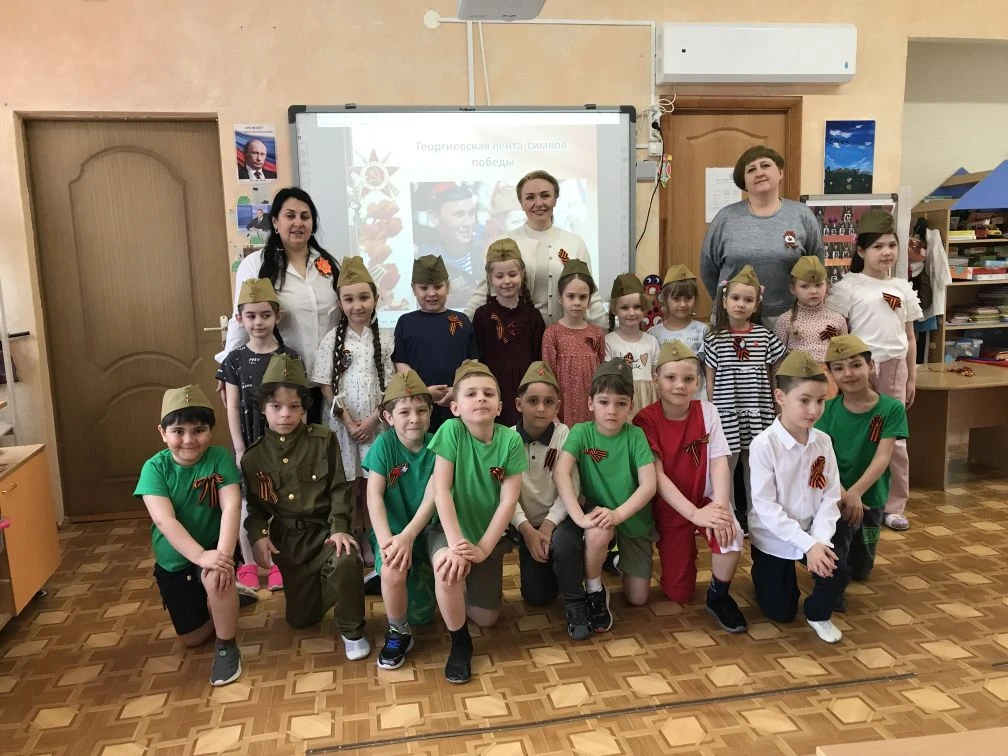 Я эту ленточку надену.