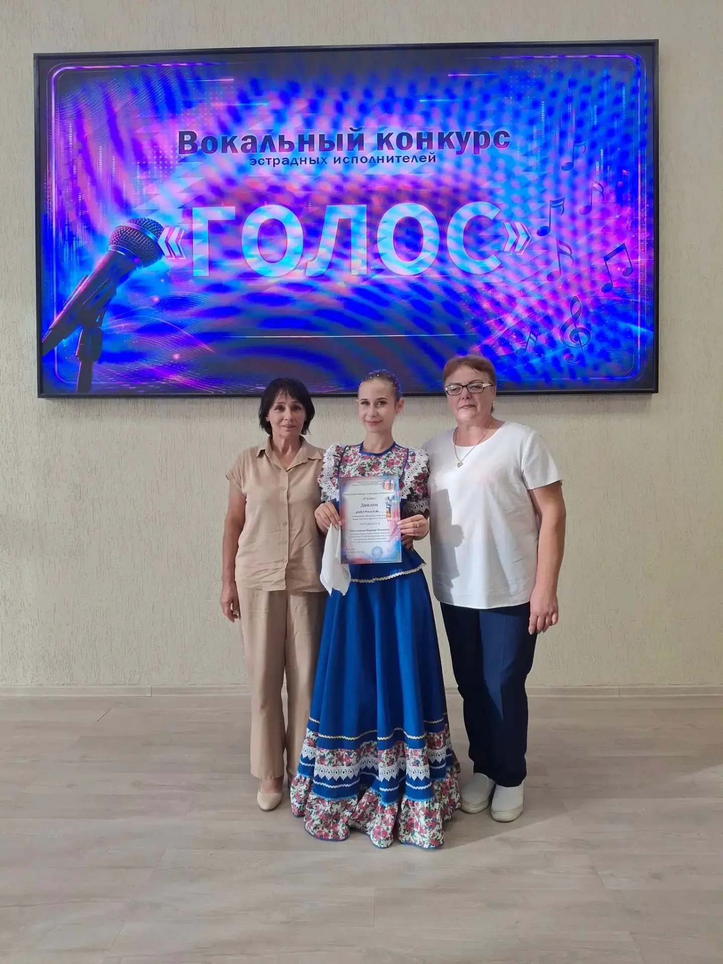 🎉 Варвара Емельянова покоряет сцену! 🎉