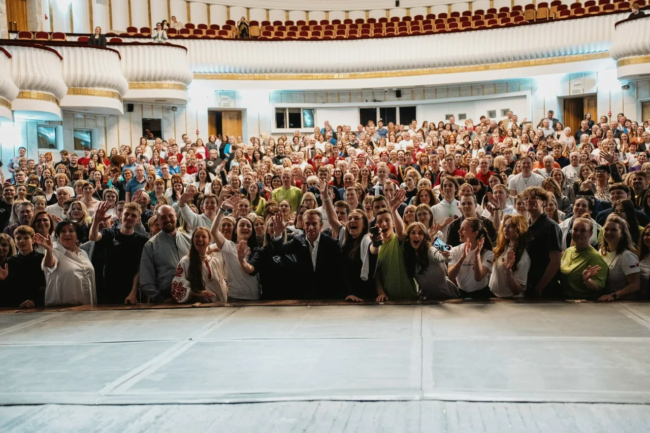 Юнармейцы Смоленска присоединились к мероприятиям «Кода непокорённых»🙌  Вместе с Волонтёрами Победы 