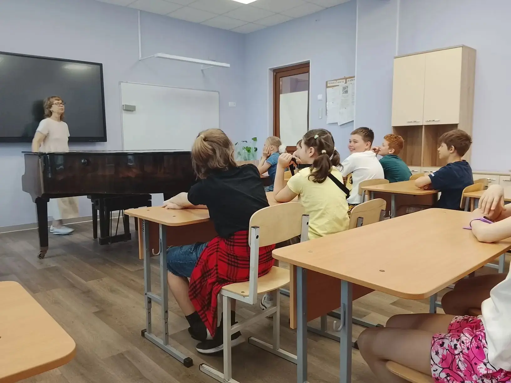 Новый день в «Солнечной стране»: хакатон, бассейн и книжные приключения!» 🖥️🏊‍♀️📚🌤️

Несмотря на