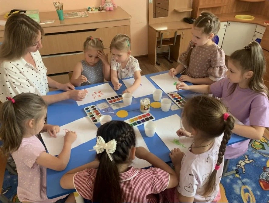 🌼 «День цветов» в старшей и подготовительной группах: столько красок, любопытства и ст...