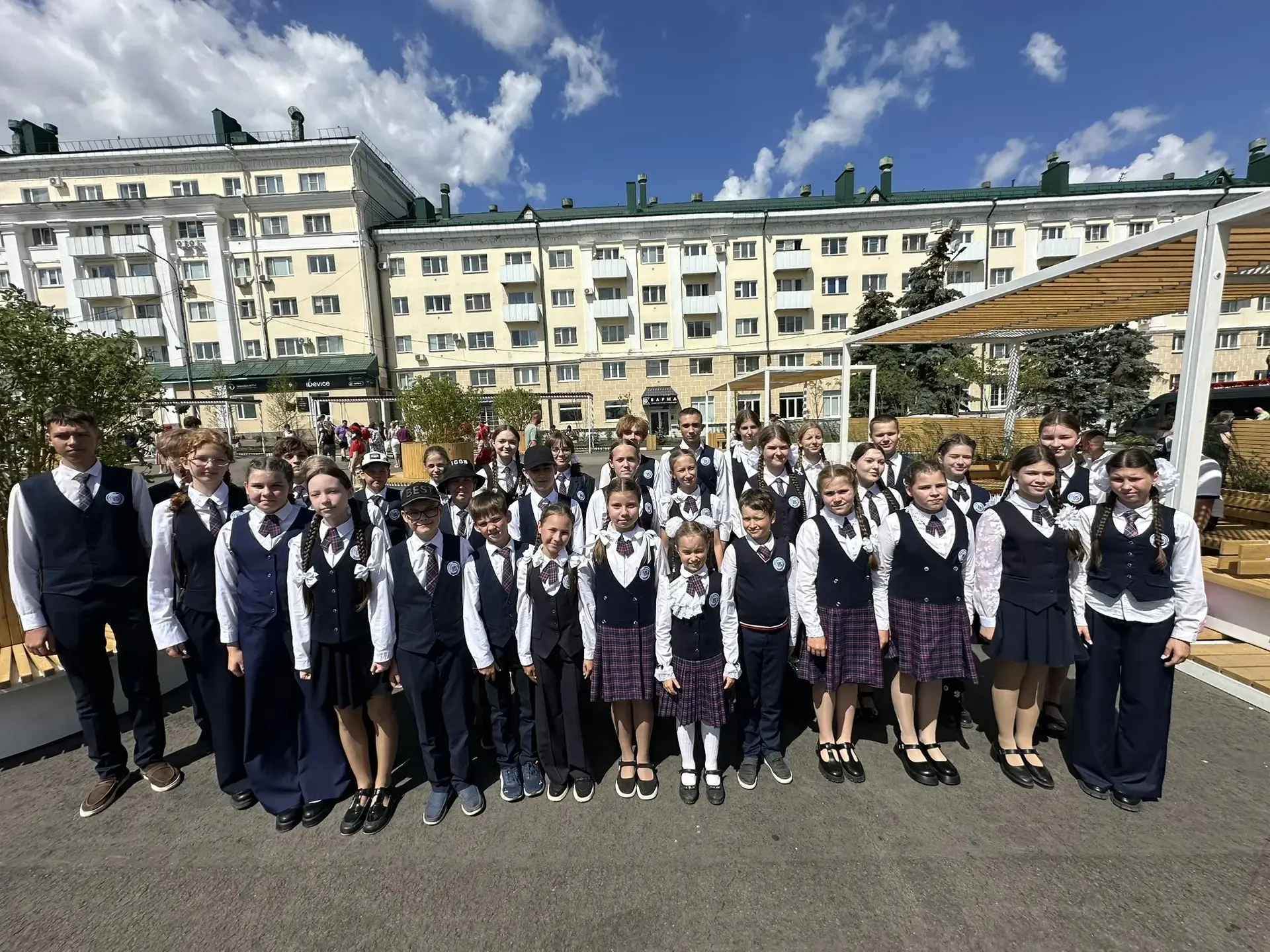 Высотники на главной сцене города