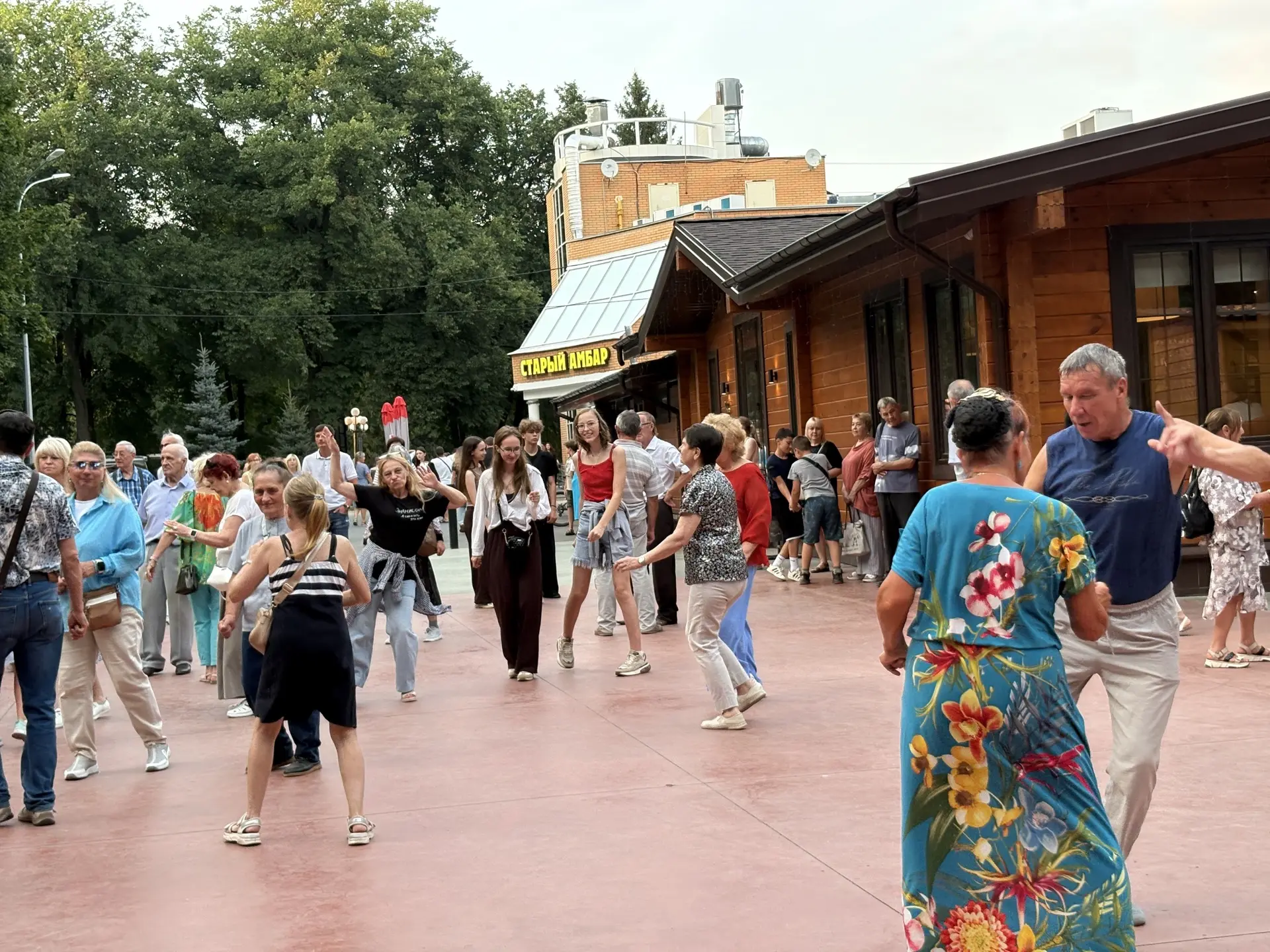 Ретродискотека в Центральном парке всегда наполнена невероятной атмосферой! 💃🕺