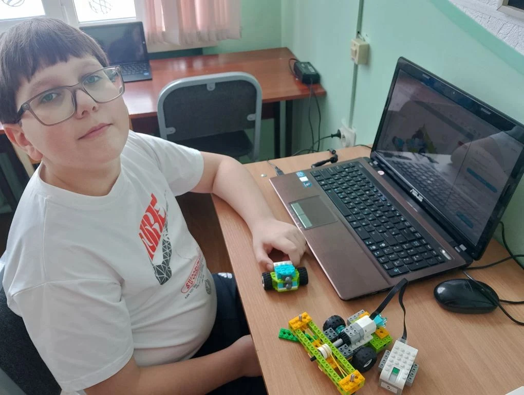 Как прошёл мастер-класс по LEGO Education WeDo 2.0 для детей 5–9 лет

Сегодня в нашем доме детского 