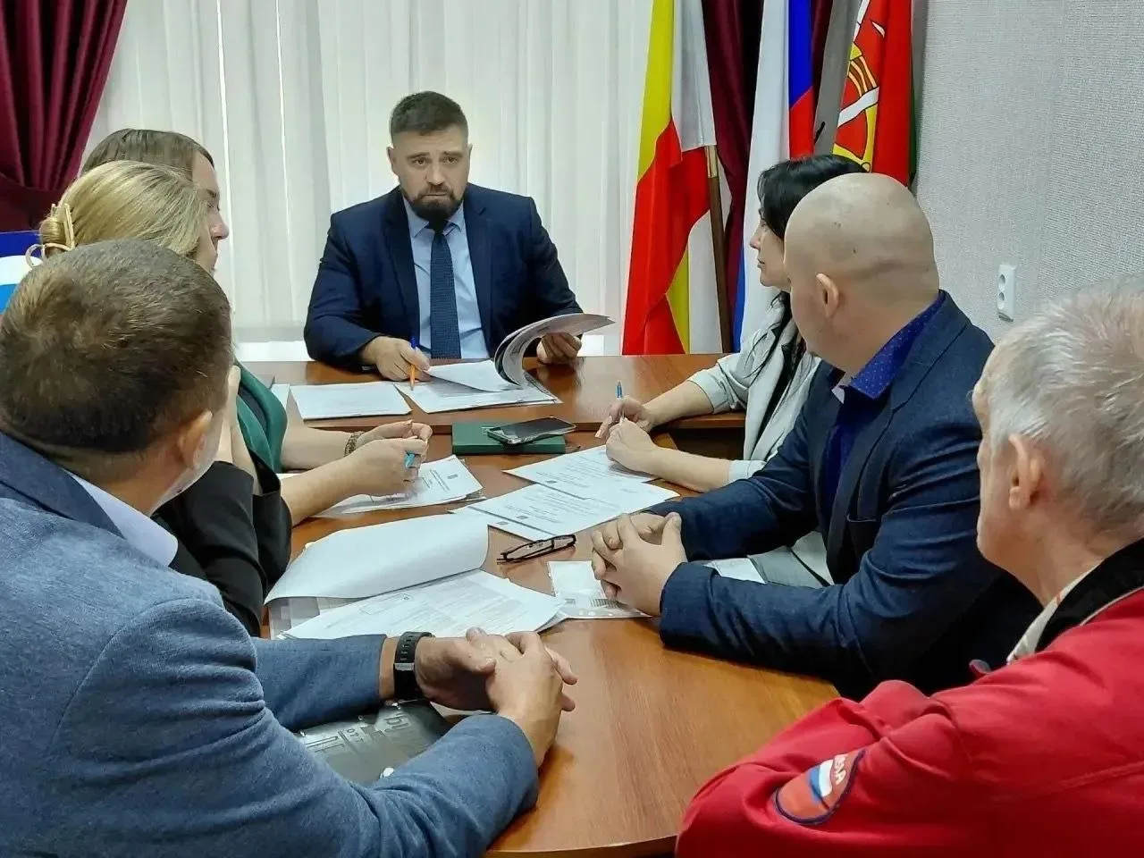 💼 📝 От спортивных площадок до подвоза школьников: в поселке Глубоком прошел личный пр...