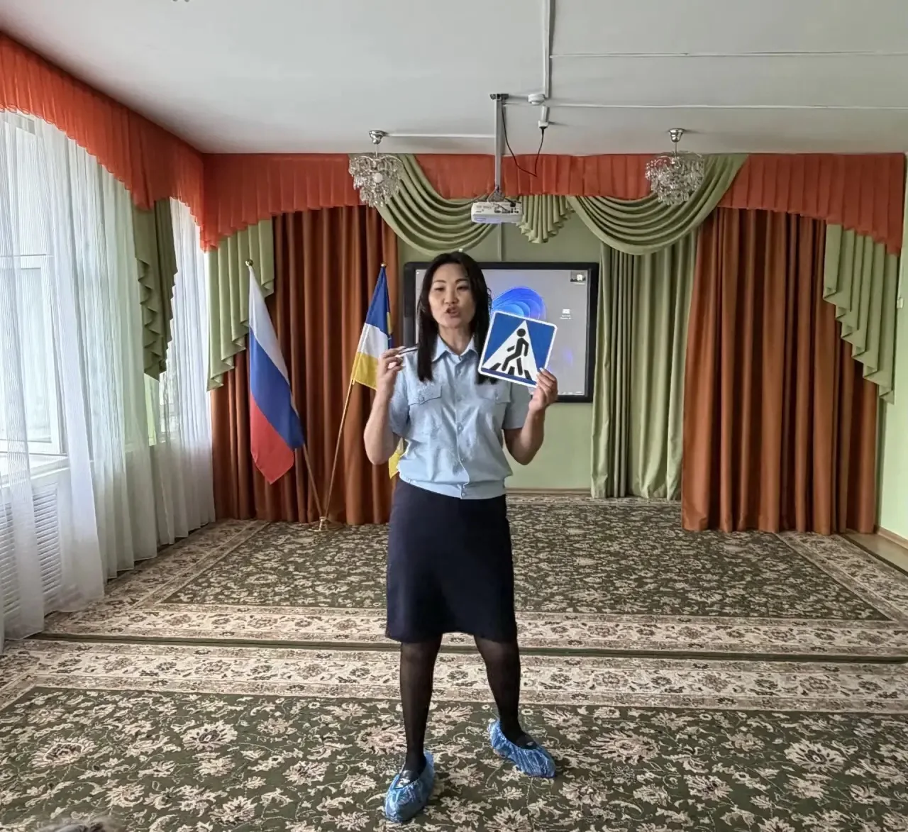 🚦 Учим правила дорожного движения вместе!Безопасное поведение на дороге начинается с с...