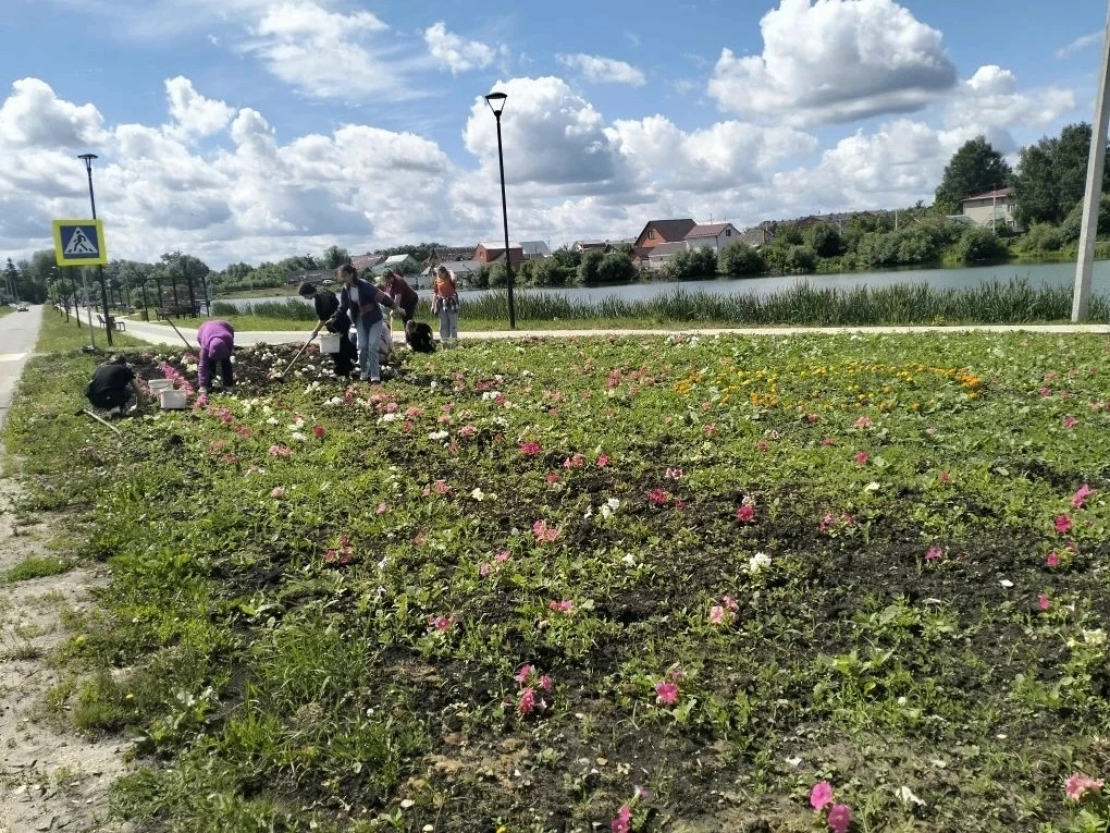 📢 Хорошие новости!

Школьники проявили инициативу и привели в порядок клумбу на набережной централь