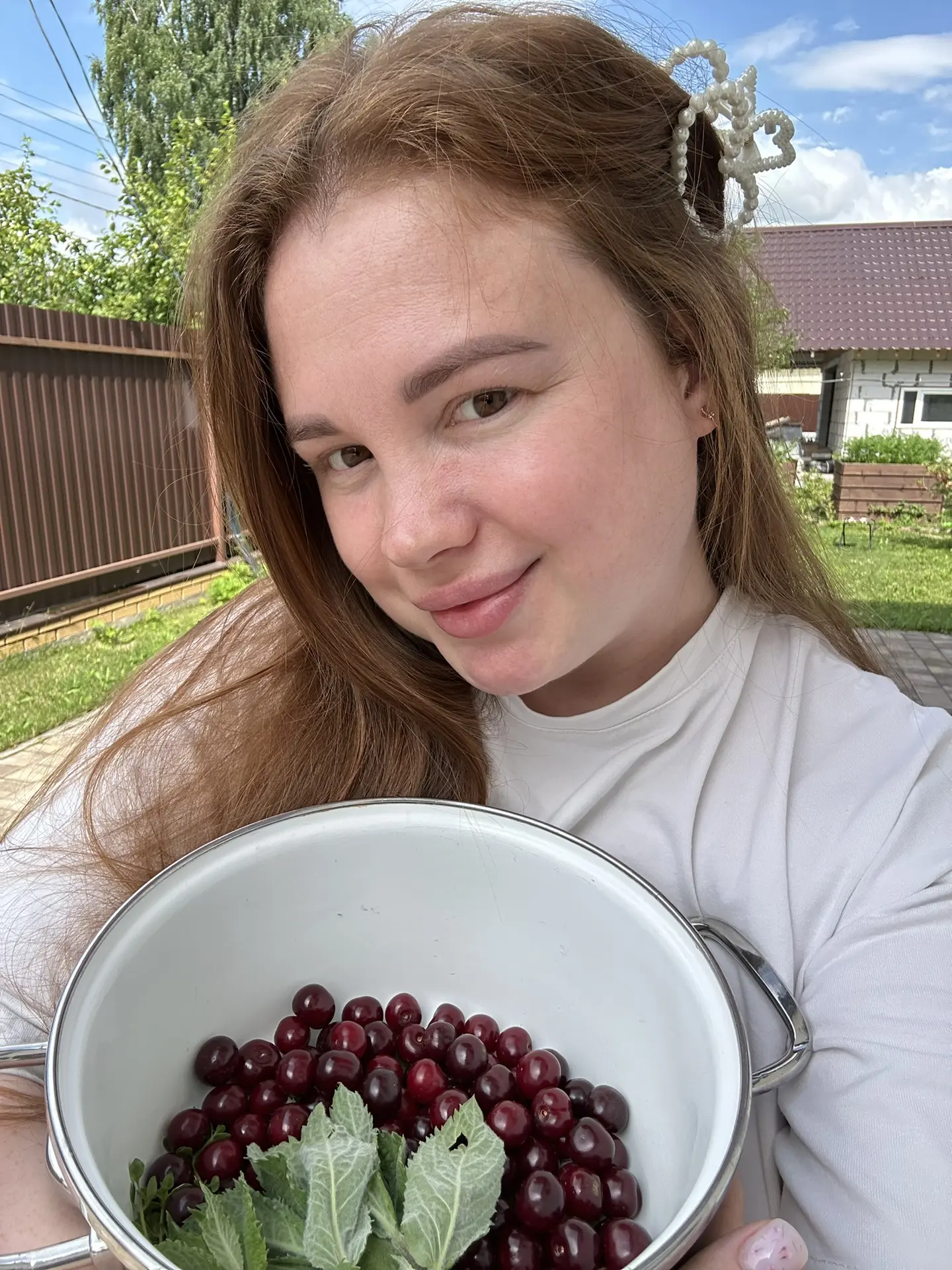 Лето… ах, лето 🤤 Ноу мейкап и ноу стресс. Есс чилягодысолнцекрасотаааа!

Сварили компотик с дочей: 