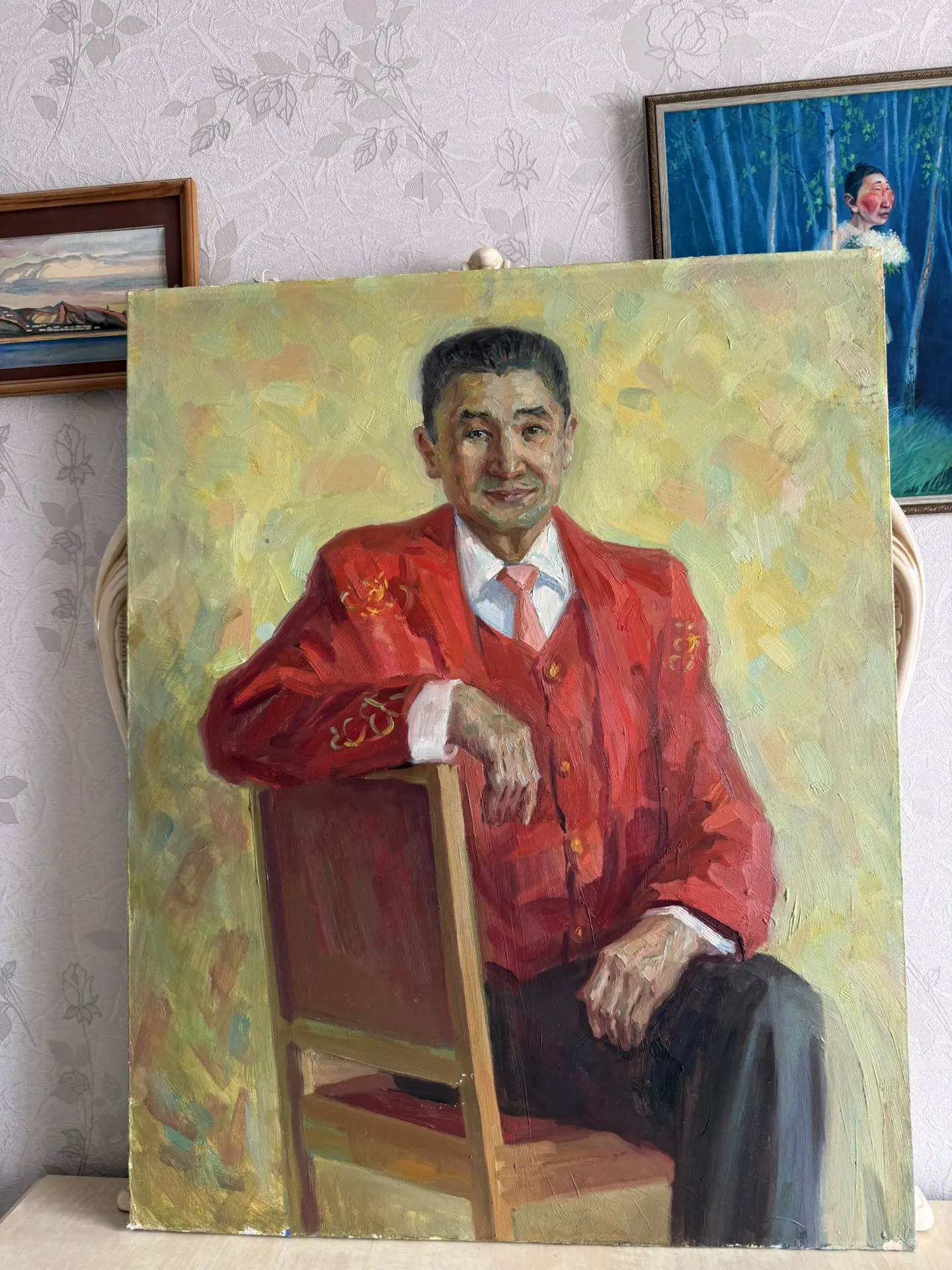 Известный якутский художник-живописец, член Союза художников России Семен Луканси подар...