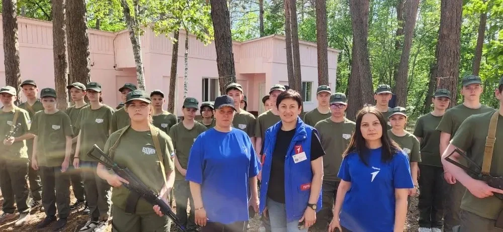 Первые в деле: «Движение Первых» и центр «Воин» дали старт уникальной смене в «Строителе» 🚀

В Амур