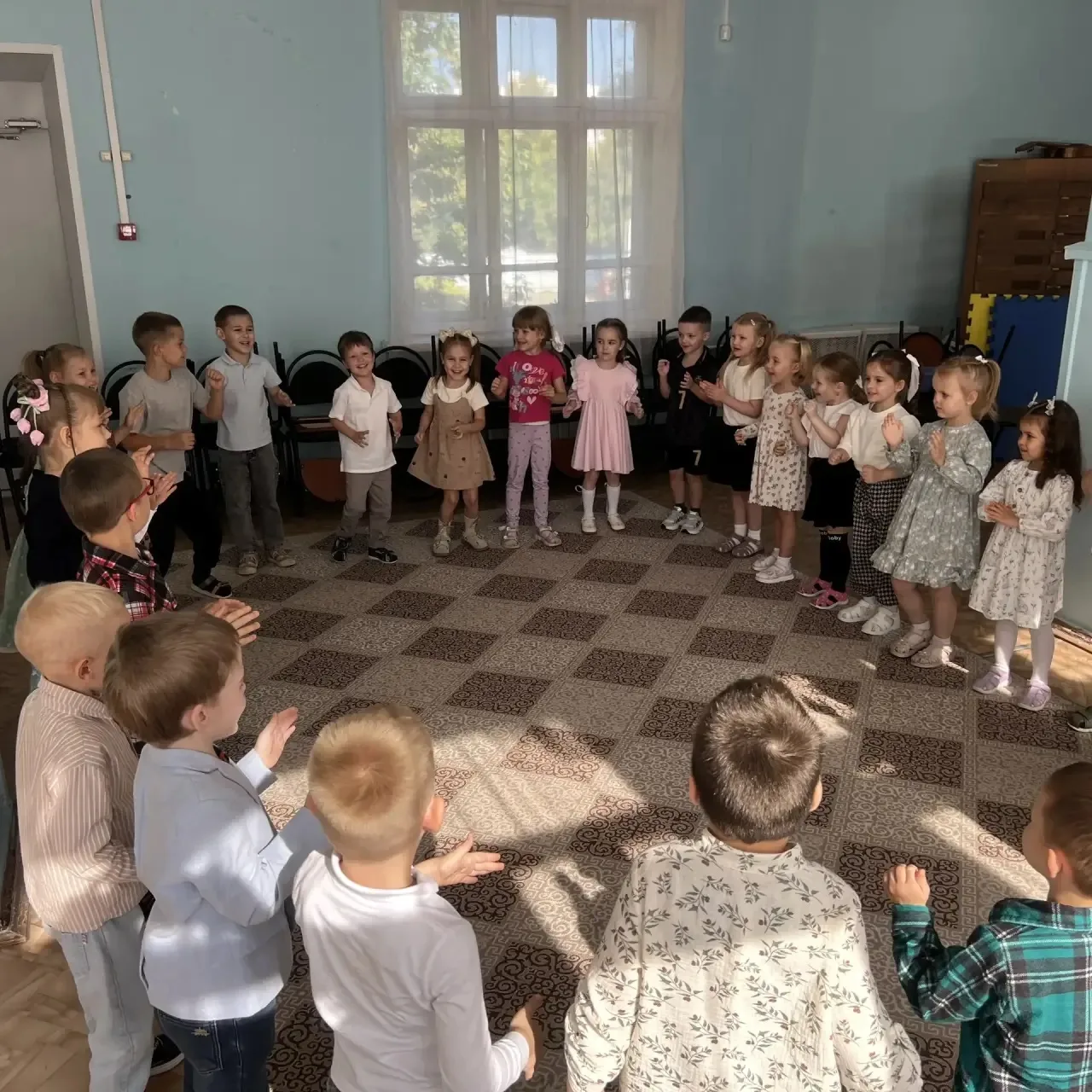 Наступил сентябрь, а вместе с ним и самый праздник в новом учебном году- День знаний, о...