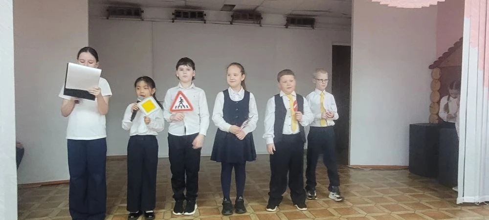 🚦 6 марта – День рождения ЮИД! 🚦  6 марта, в день создания отрядов ЮИД, активисты отряда «Зебра» (2а