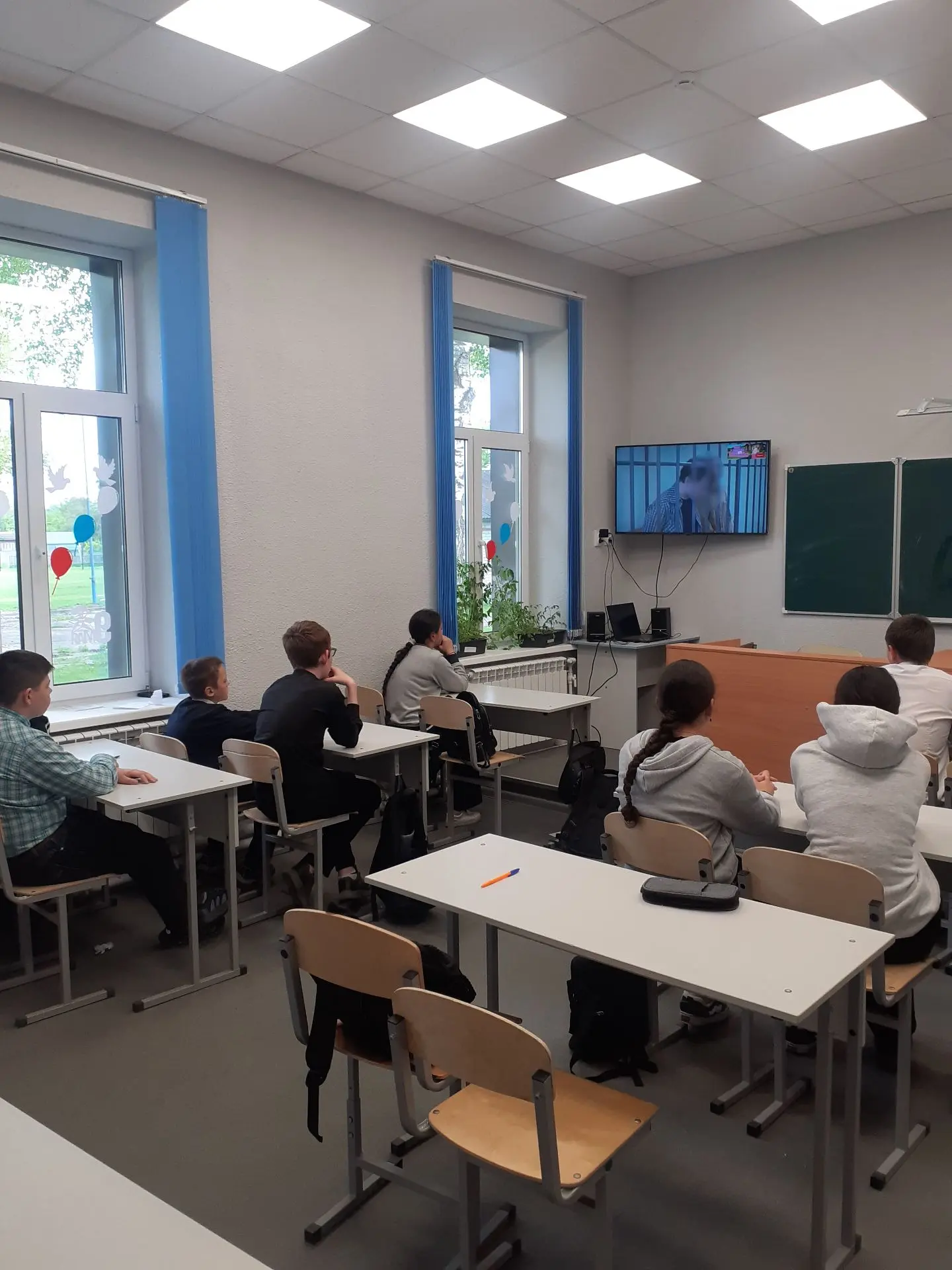 Не дай себя использовать. Посмотри, чтобы предупредить.