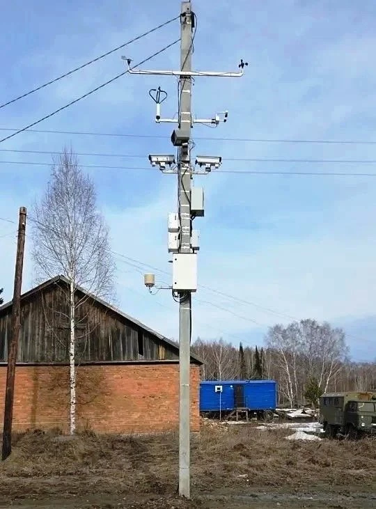 На дорогах Томской области заработала система мониторинга погодных условий! 📸⁣
Умные метеостанции с