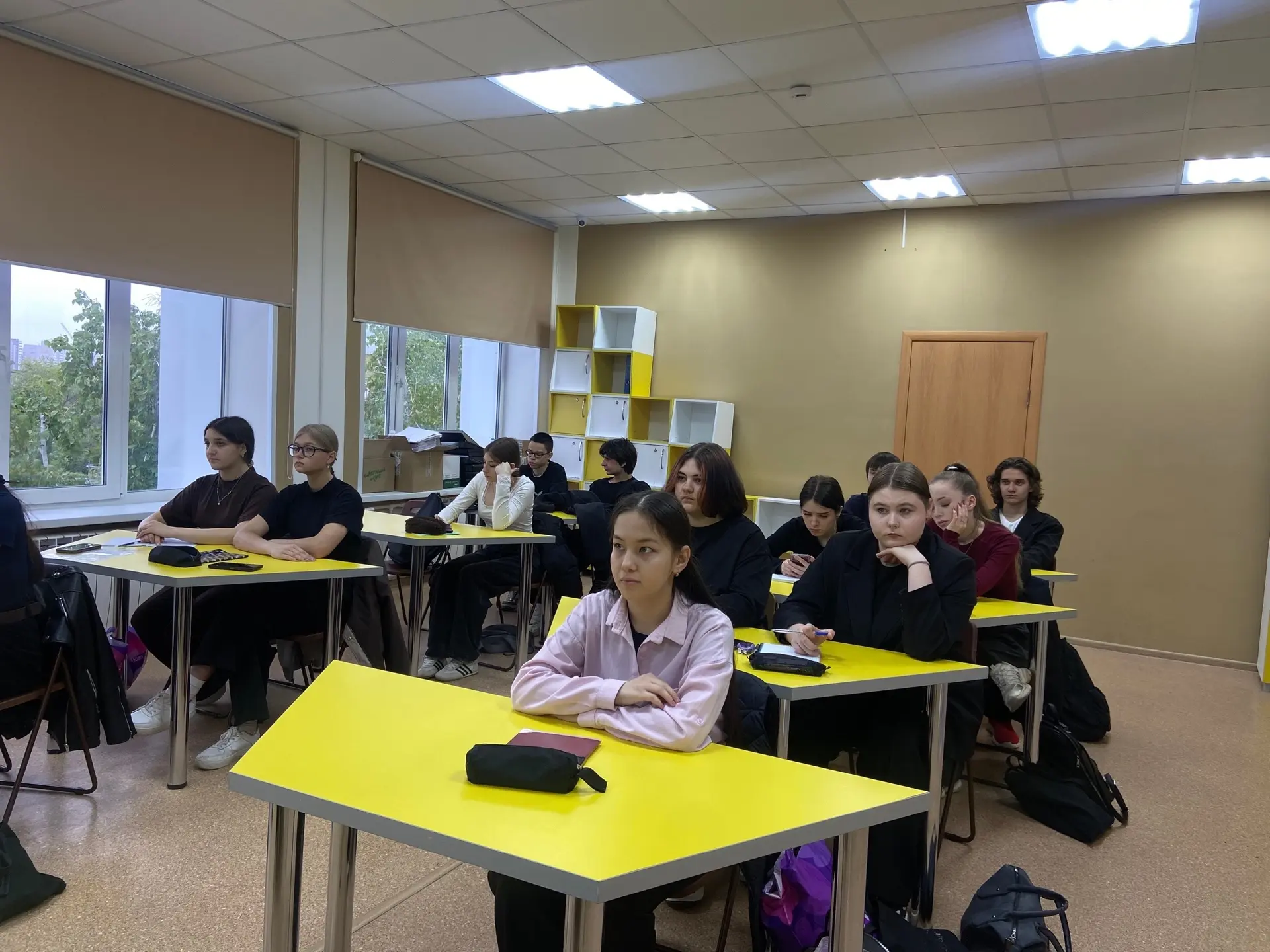 📢 Новая неделя  Утро понедельника началось с традиционной линейки и #РазговорыоВажном . Тема «Песни 