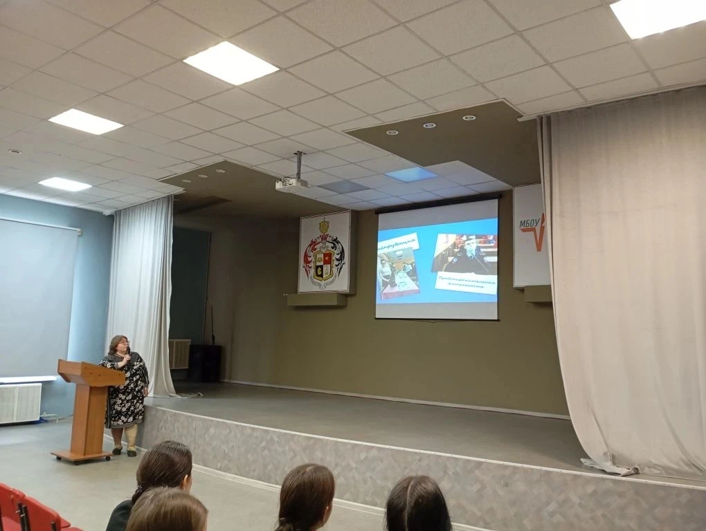🎓 Профориентация в мире профессий  22 апреля прошла увлекательная встреча с представителем ПОЧУ "Иже
