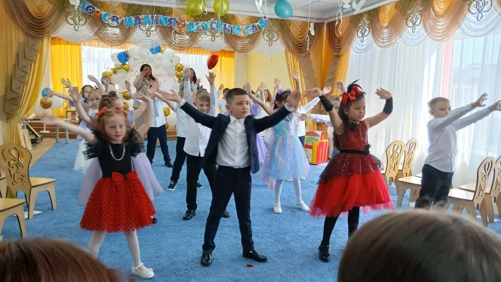 «До свидания, детский сад! Здравствуй, школа!» — Праздник прощания с детством в группе ...