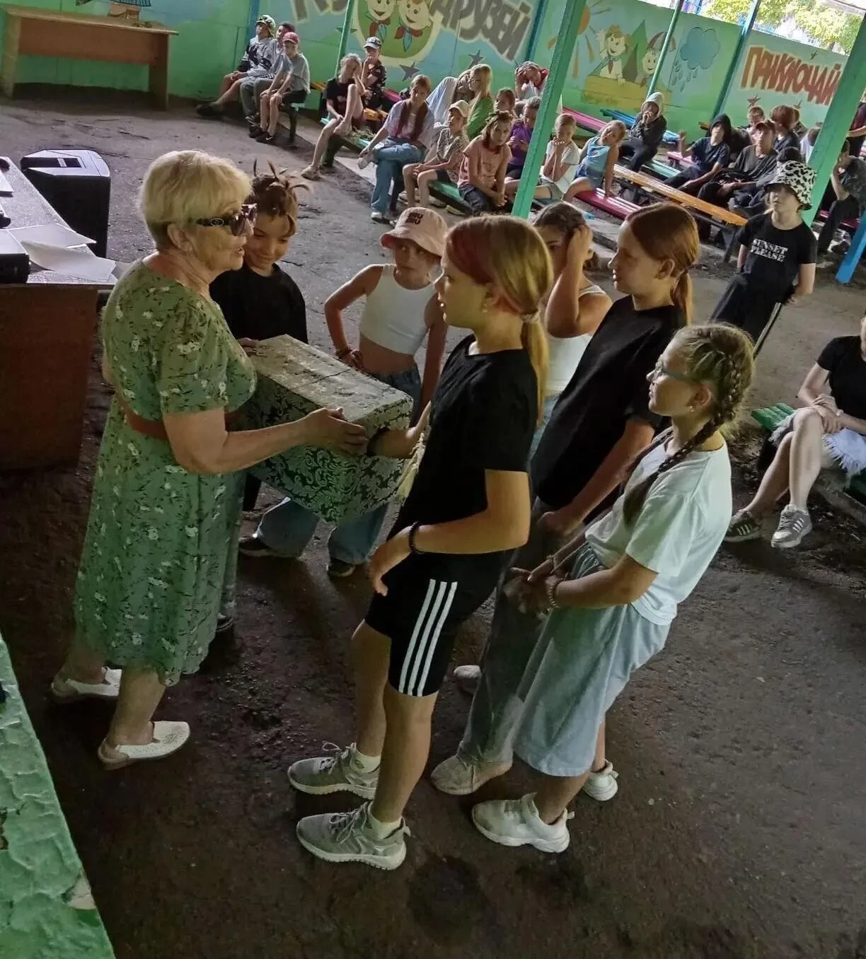 Интерактивная игра - путешествие «Кто вокруг живёт, что вокруг растёт?».
22 июля в летнем оздоровите