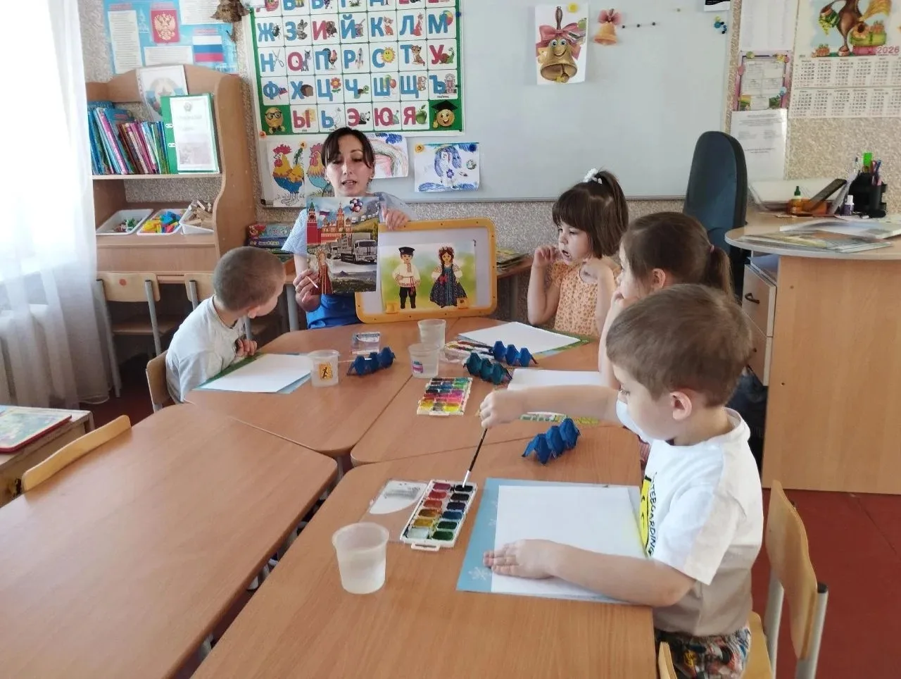 10.06.2026г.
Занятие по рисованию в группе "Земляничка " на тему: "Народный костюм".
Занятие по рисо