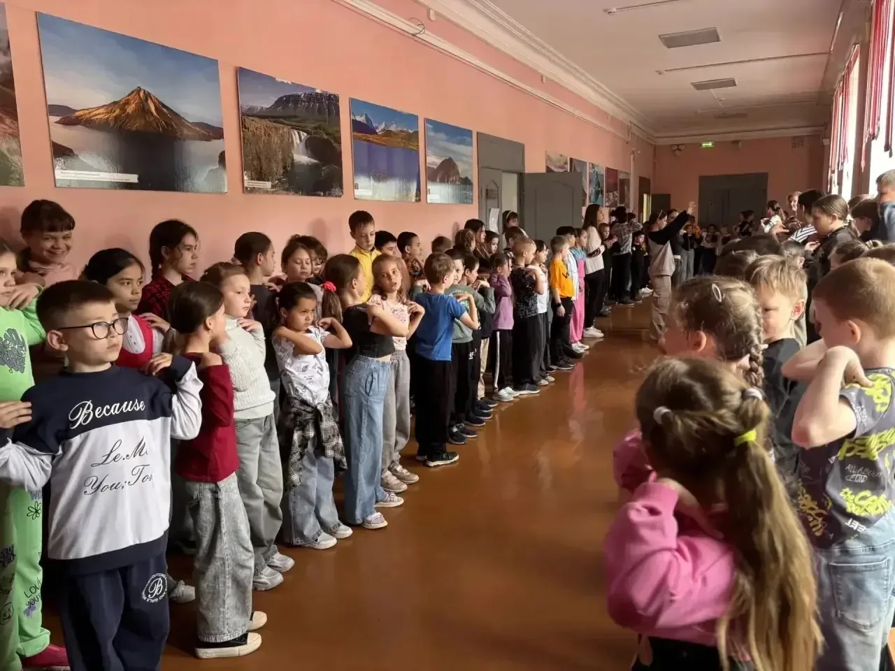 Второй день лагеря начался бодро и весело- с энергичной утренней гимнастики. Под зажигательную музык