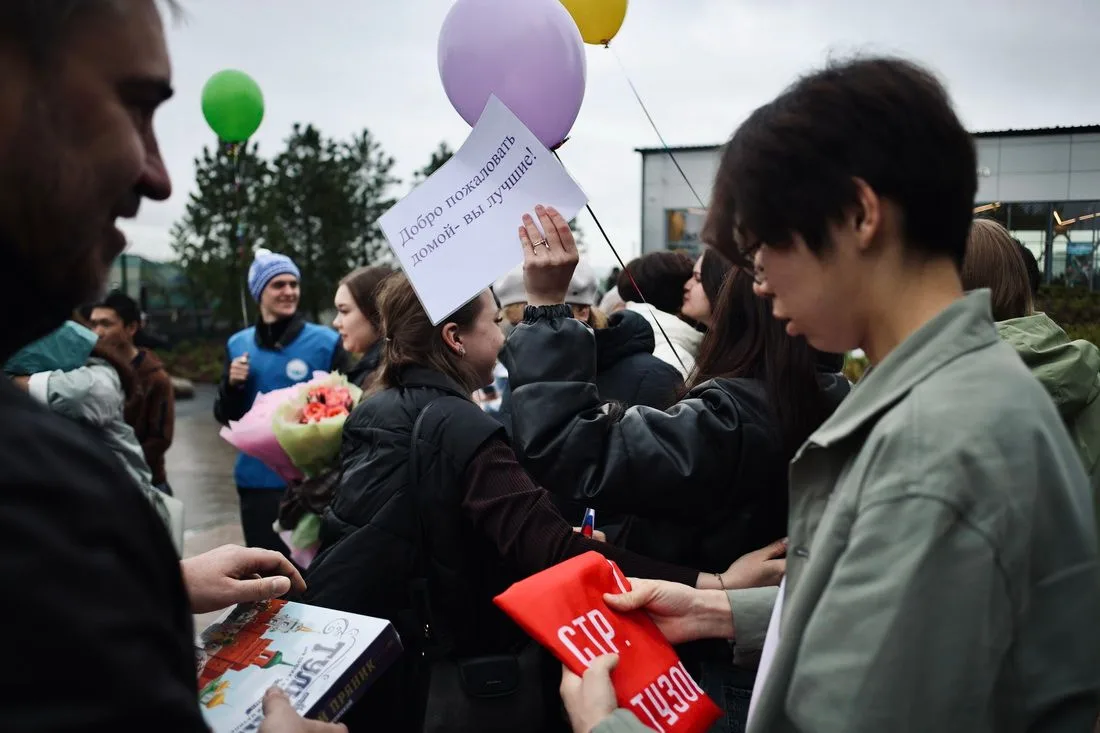 «В день было по 7-12 операций»: Третья группа студентов-медиков вернулась из ЛНР   Третья группа сту