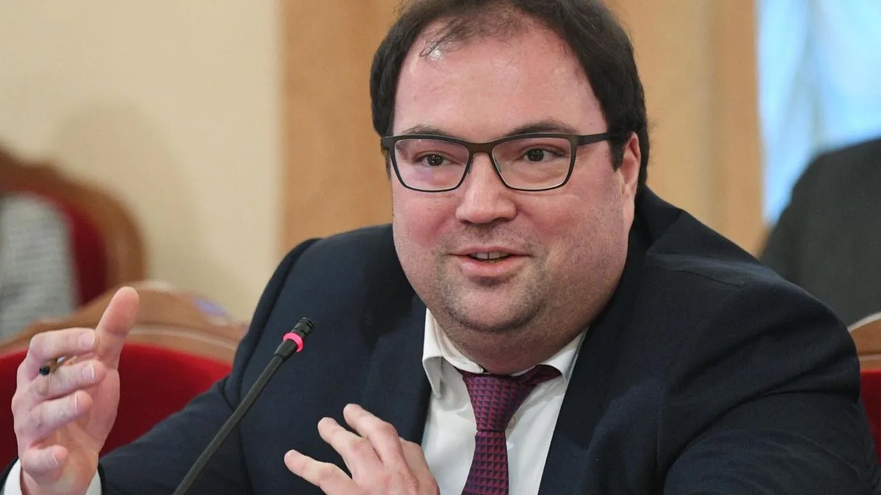 Минцифры РФ опровергло введение платы за иностранный интернет-трафик

Российские сотовые операторы н