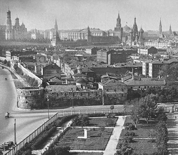 🏘️ Зарядье когда-то было густонаселённым районом Москвы