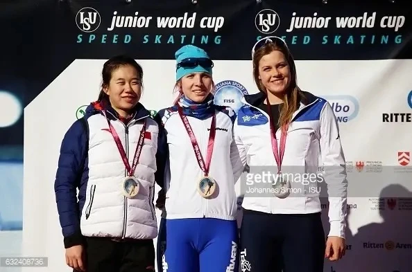 Помогаю детям вырасти чемпионами 🏆  Привет! Я — Александра Качуркина, мастер спорта международного к