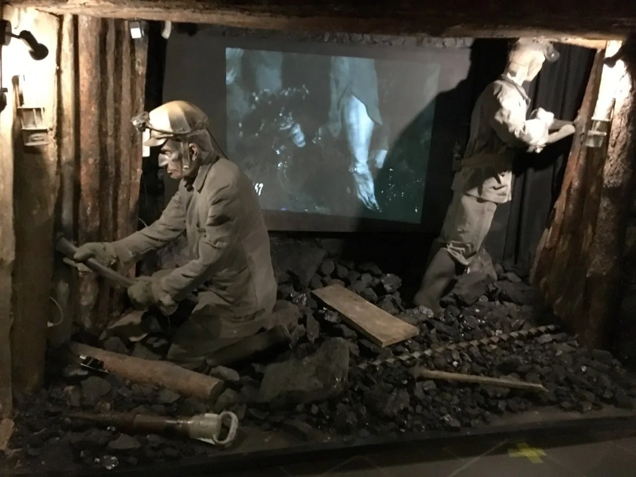 В Хакасии появится музей "Черного золота".   На горе Изых в Хакасии начнут строить музей угольной от