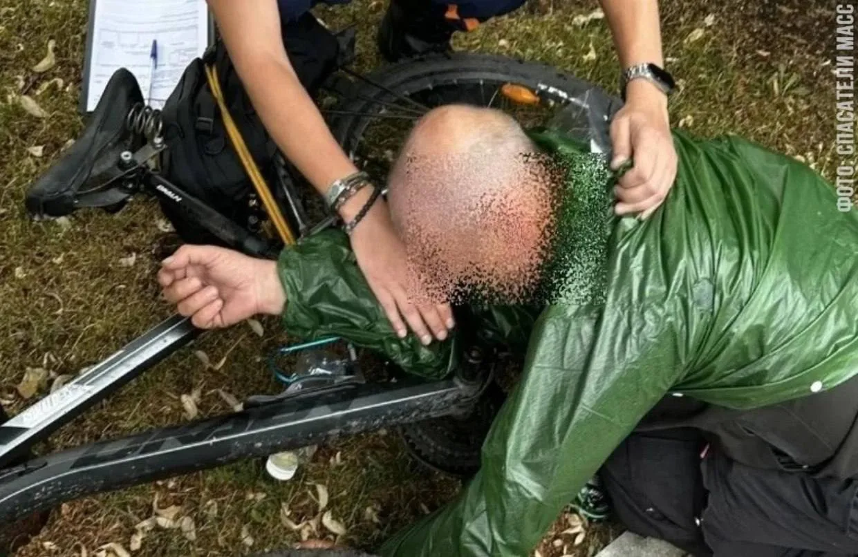 В Новосибирске на Вокзальной магистрали спасатели освободили 56-летнего мужчину, чья ру...