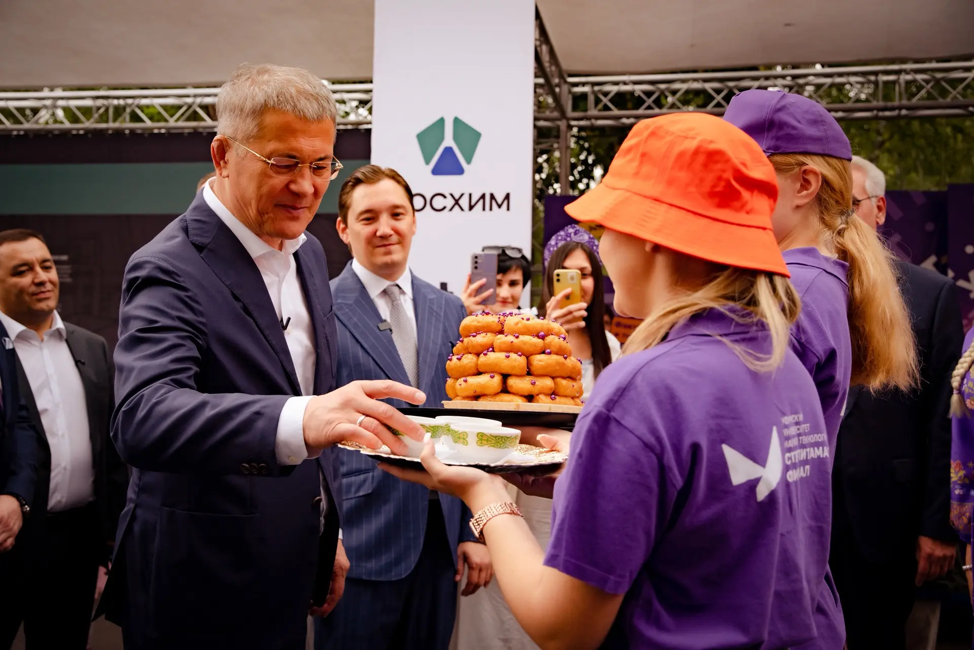 Глава Республики Башкортостан на площадке СФ УУНиТ на фестивале «Купец 2.0»🤩