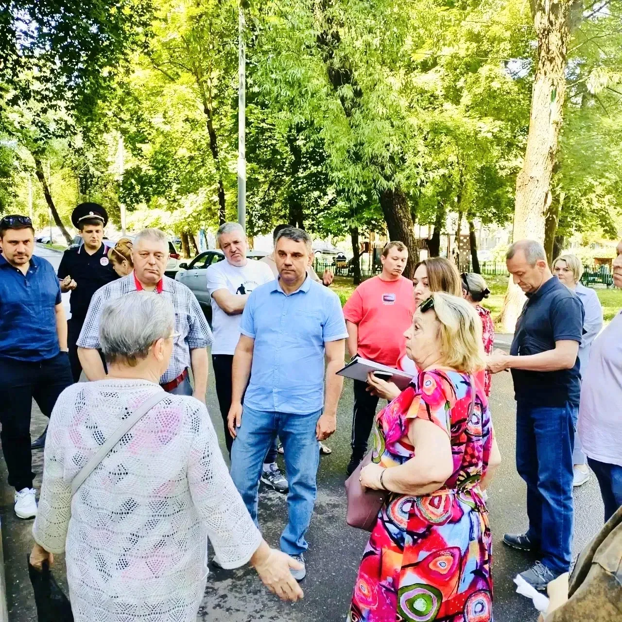 ❗Муниципальный депутат и глава управы встретились с жителями