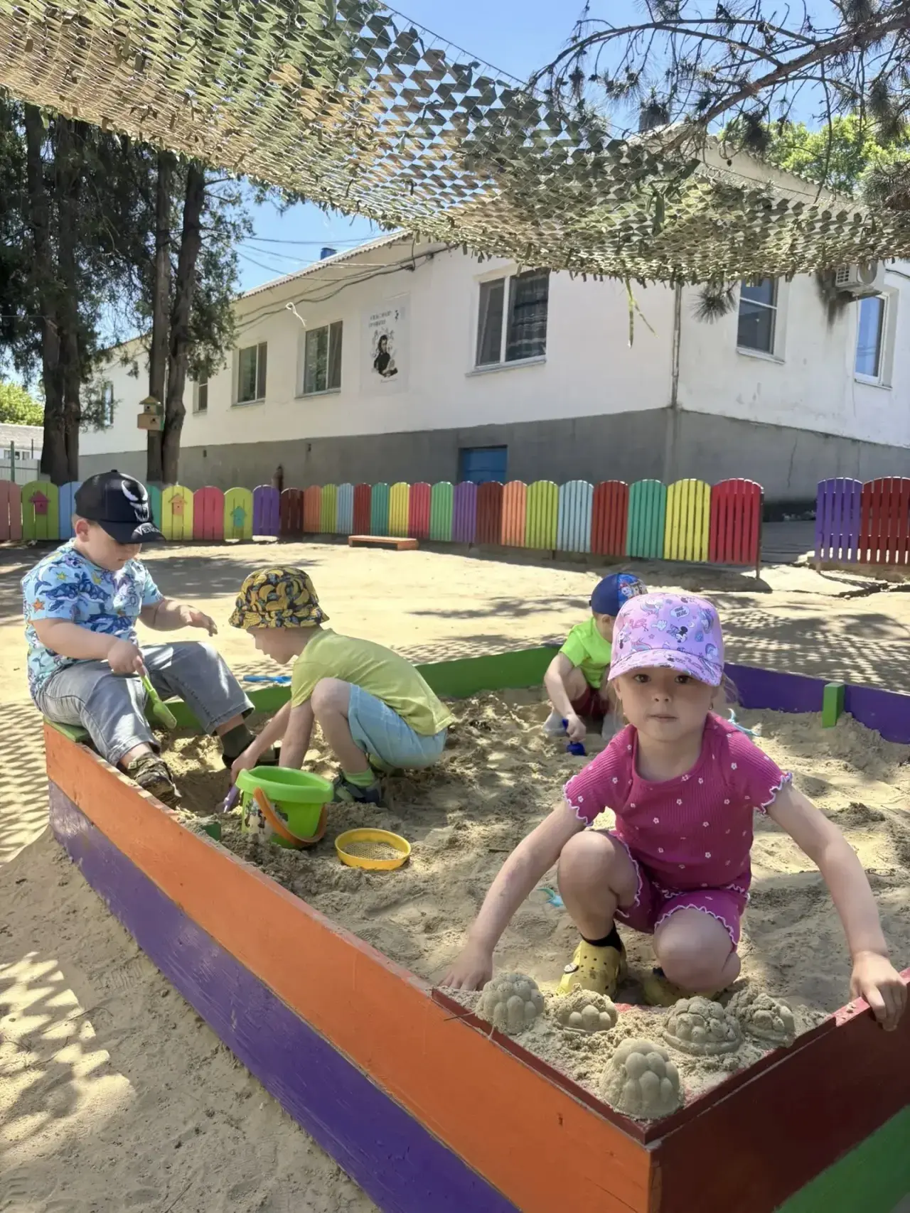 Особое место в режиме дня детского сада занимает прогулка👧👦

Прогулка - это один из основных режим