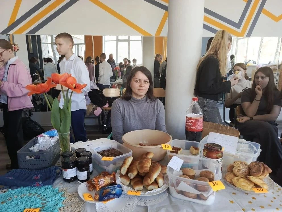 Эстафету добра приняли старшеклассники  Если в первый день ярмарки волшебство только начиналось, то 