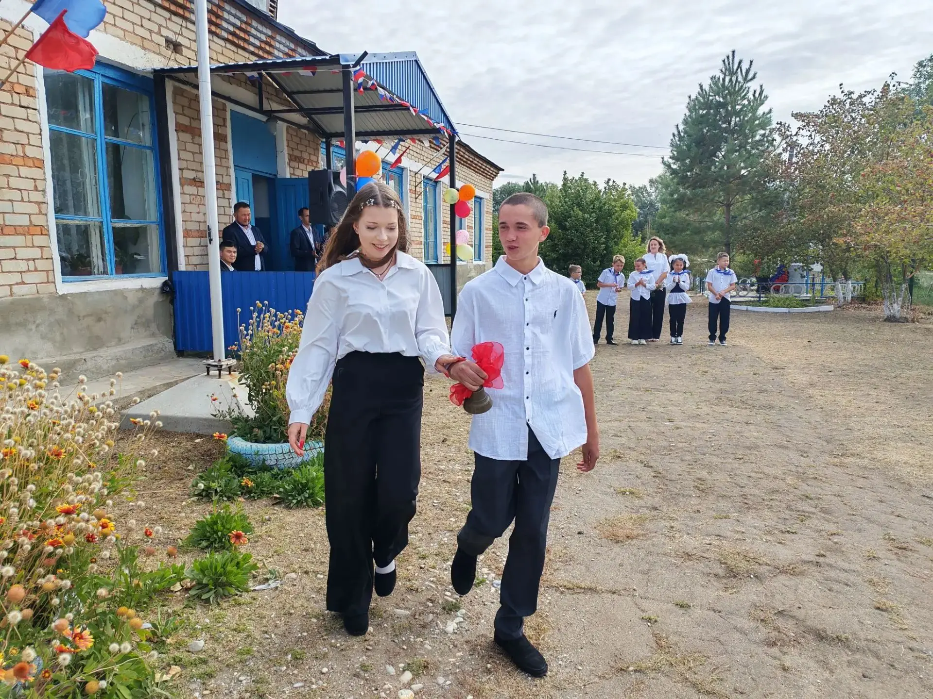 Дорогие односельчане! Уважаемые педагоги, родители и наши замечательные школьники!🎉
