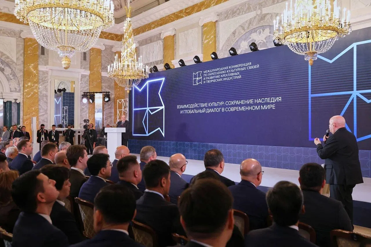 Приняла участие в Пленарном заседании «Взаимодействие культур: сохранение наследия и глобальный диал