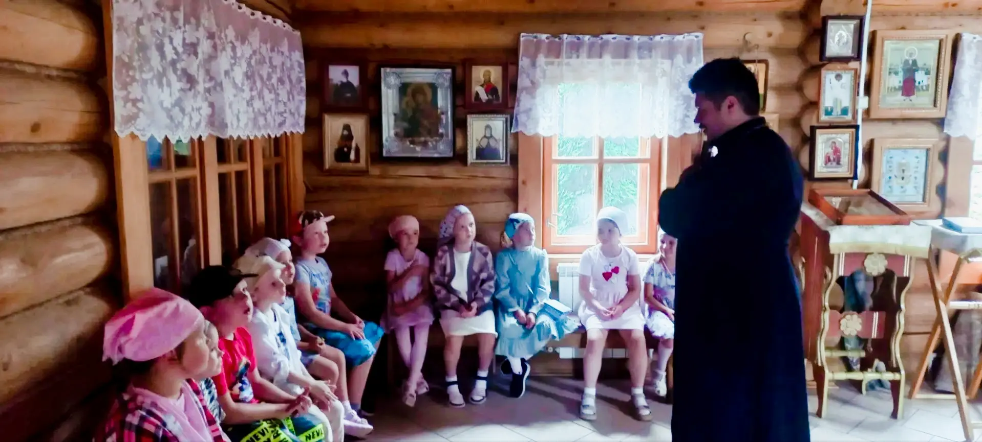 👫⛪ Воспитанники детского сада «Теремок» посетили храм, в праздник Преображения Господн...