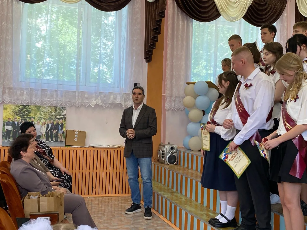 Сегодня в нашей школе прозвучал последний звонок для выпускников 9‑го класса! 🔔