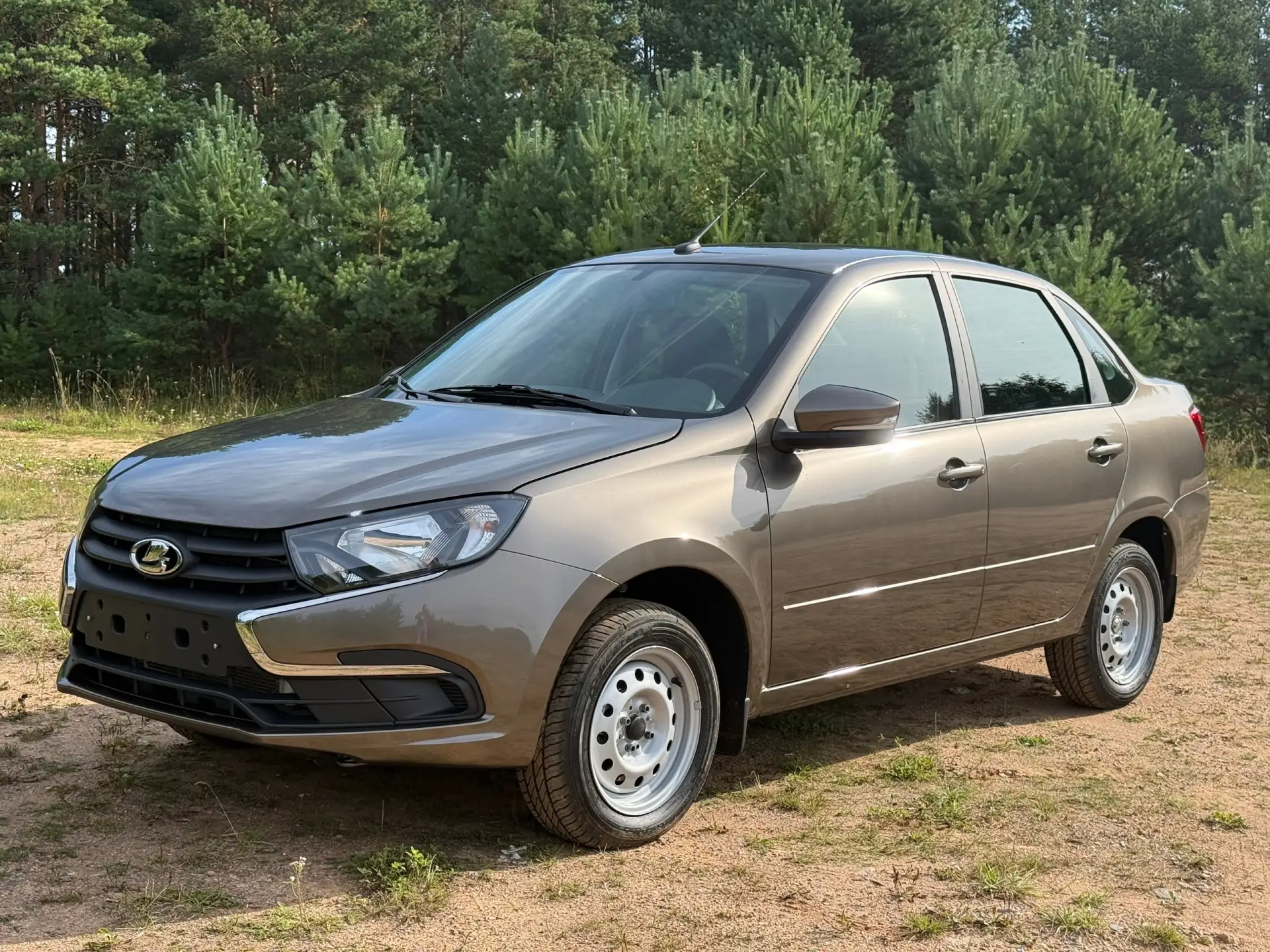 Продам новый автомобиль 2026 года выпуска . По всем вопросам по телефону 89157396875