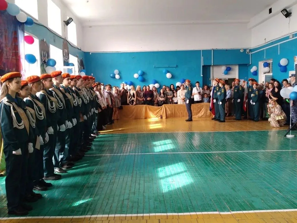 Сегодня в Кореизской школе прошла торжественная линейка в честь завершения учебного год...