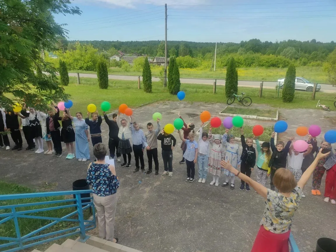 🎉 Старт лету — с улыбки и приключениями