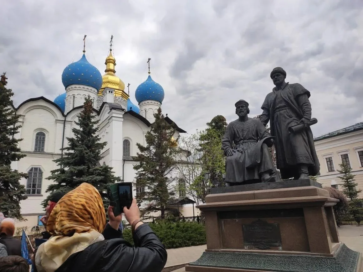 Казань — город-миллионник с более чем тысячелетней историей, столица Татарстана, крупный порт левобе