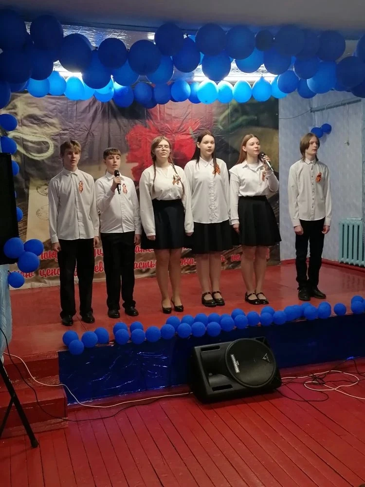 8 мая в сельском доме культуры с. Петропавловка состоялся концерт, посвящённый 81годовщ...