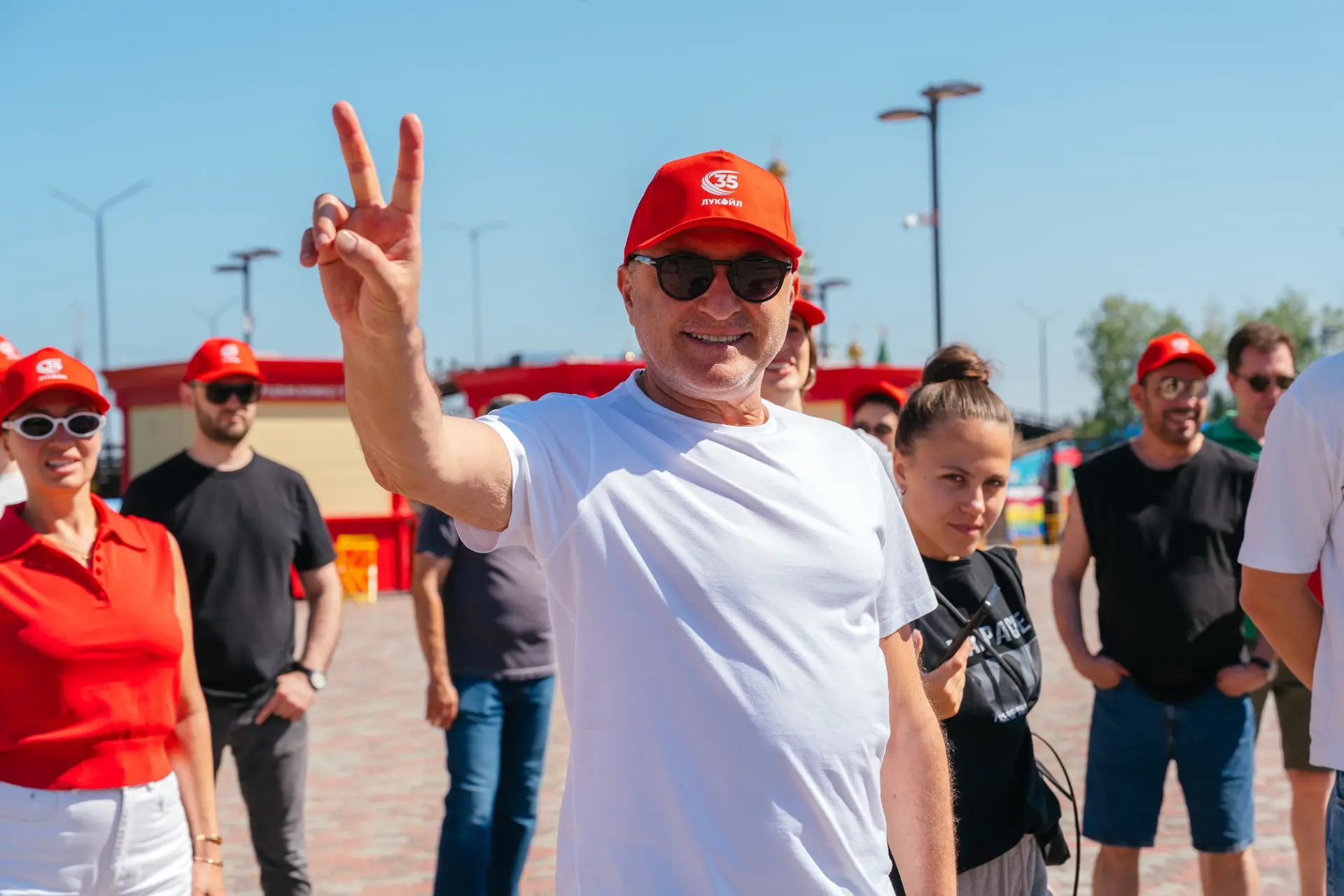 Участники «Хора Турецкого» высадили «Северный сад» в Усинске

Именитые гости приняли участие в реали