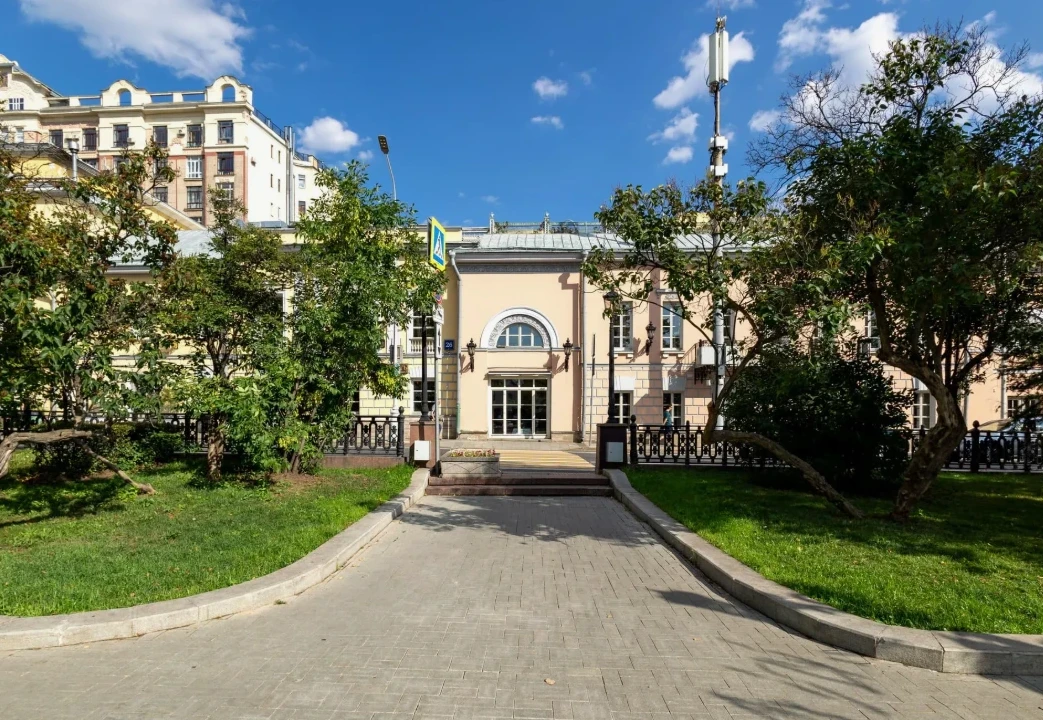 По Твербулю в Цвет.