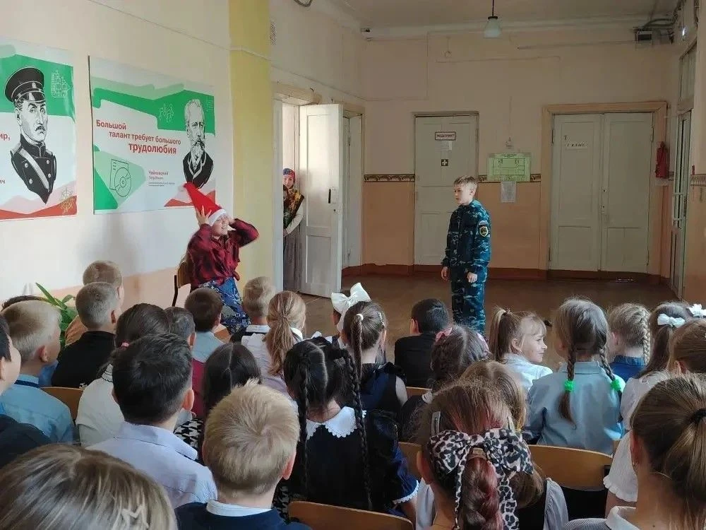 🎭✨ Петрушка в деле: смех, мудрость и море талантов! ✨🎭