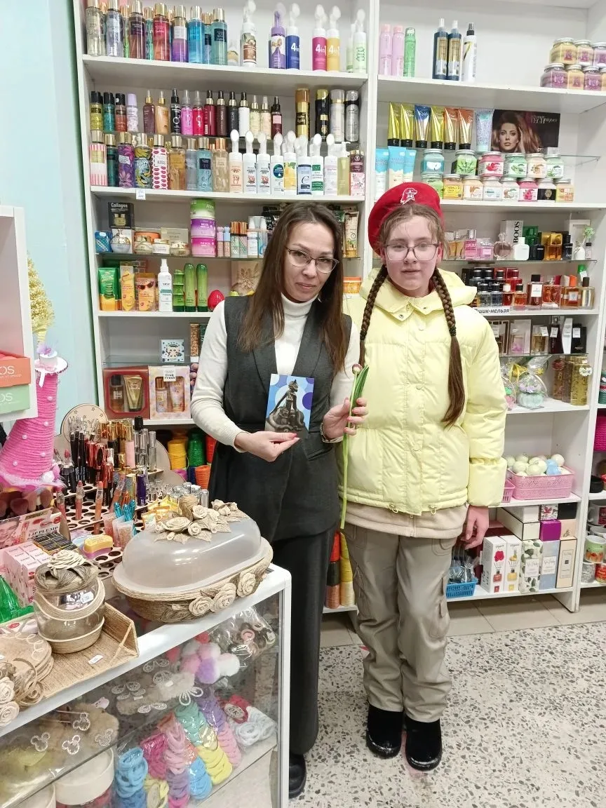 🌸 Сегодня наша команда #Юнармеец24 активно поддержала прекрасную акцию "#ВамЛюбимые", приуроченную к